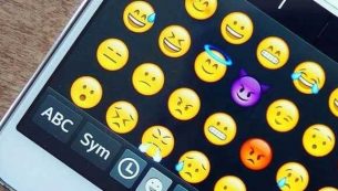 چگونه در هر دستگاه اندرویدی از اموجی (Emoji) استفاده کنیم؟