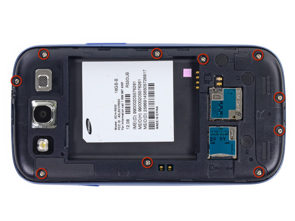 ده پیچ 4.0 میلیمتری نگهدارنده فریم میانی Galaxy S3 سامسونگ که در عکس با رنگ قرمز مشخص شده‌اند را باز کنید.