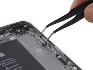 تعمیر دکمه پاور آیفون 6S پلاس با کمترین هزینه در موبایل کمک