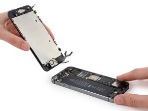 تعویض و تعمیر ال سی دی آیفون 5S در موبایل کمک