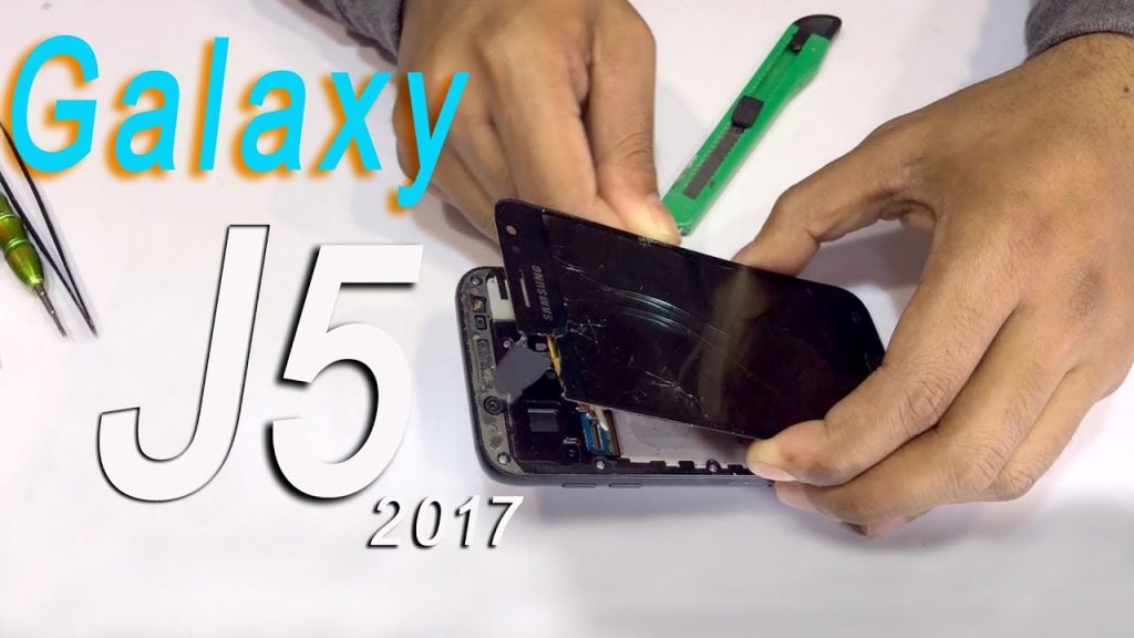 Samsung Galaxy J7 2017 Display Reparatur Kosten mobilekomak.com